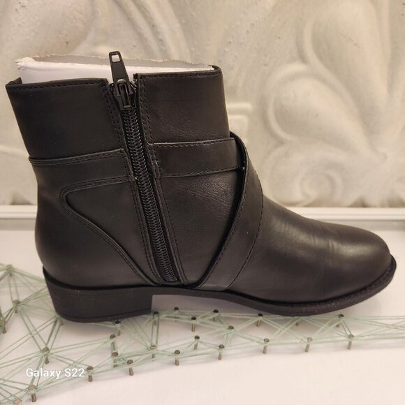 ROCKPORT "Vicky" Womens Leather Criss-Cross Ankle Boots. NIB. Size 6 - Picture 4 of 13